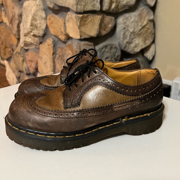 Dr. Martens Vintage 1990s Brogue Oxford Two Tone Wingtip Shoes Size 9 - Picture 2 of 16